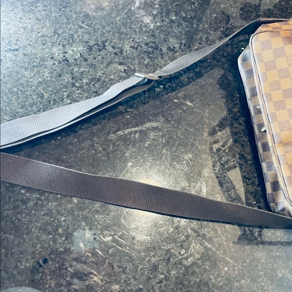 Louis Vuitton Naviglio Crossbody bag - Picture 6 of 12